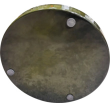 Dessous d'un pot de fleurs rond avec trois pieds