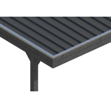 Detailansicht einer Carport-Dachkante mit Trapezblech und Metallprofil auf einem Holzpfosten.
