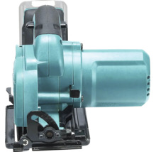 Scie circulaire portative avec carter de moteur et semelle réglable.