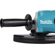 Meuleuse d'angle Makita avec poignée latérale et capot de protection. Makita Logo sur le boîtier.