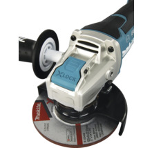 Makita Winkelschleifer mit X-LOCK System, Getriebekopf aus Metall und montierter Schleifscheibe.