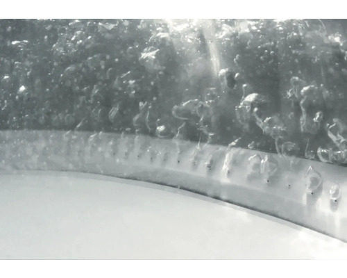 Detailansicht eines Sprudelbades mit Luftblasen