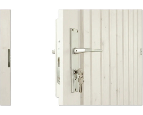 Porte en bois blanche avec poignée de porte argentée et clé.