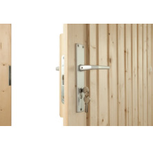 Silberner Türdrücker mit Langschild und Schlüssel in einer hellen Holztür aus vertikalen Lamellen.