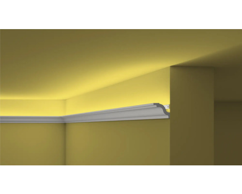 Coin de pièce avec moulure décorative de style stuc pour éclairage indirect