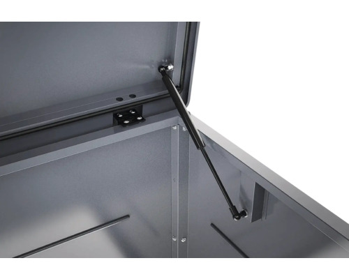 Detailansicht der Gasdruckfeder an einer Gartenbox aus Metall zum einfachen Öffnen und Offenhalten des Deckels.
