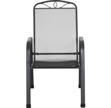 Chaise empilable en métal avec dossier haut en métal déployé et accoudoirs.