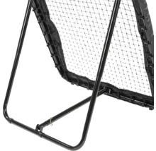 Rebounder Trainingsnetz mit verstellbarem schwarzem Metallrahmen und gespanntem Netz für Ballsportarten.