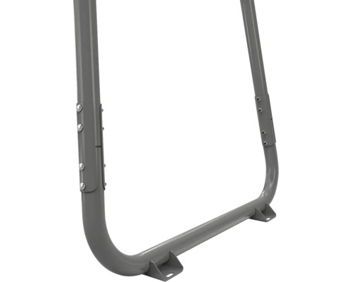 Tube métallique gris en forme de U comme pièce de cadre avec raccords vissés et supports de montage.