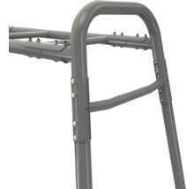 Structure métallique en tubes ronds gris avec raccords vissés solides.