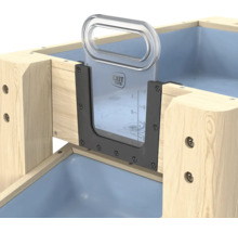 Gros plan d une table a eau EXIT Toys en bois avec une vanne coulissante transparente, une graduation et le EXIT Toys Logo.