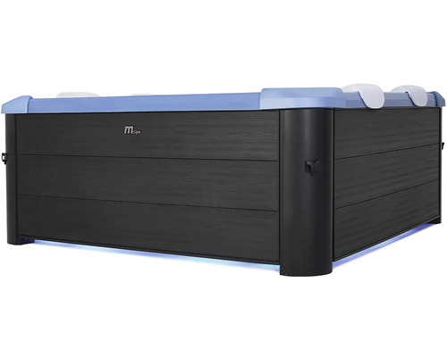 Spa MSpa avec panneaux aspect bois foncé, rebord bleu et éclairage de sol intégré.
