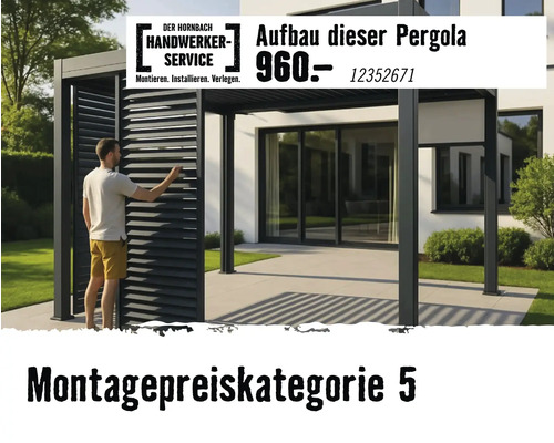 Moderne Pergola aus Metall auf einer Terrasse im Garten. Ein Mann verstellt die Lamellen. Hornbach Logo mit Hinweisen zum Aufbauservice.