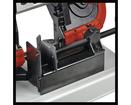 Schnellspannvorrichtung einer Metallbandsäge zum Fixieren von Werkstücken.