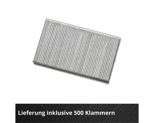 Ein Block aus 500 Tackerklammern aus Metall.