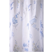 Rideau transparent avec motif floral de fleurs bleues, structure de tissu fine.