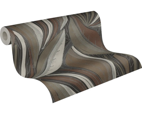 Papier peint intissé avec un grand motif de feuilles abstrait en brun et beige.