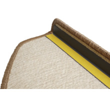 Dessous d'un tapis de marche beige avec bande auto-adhésive et cornière en plastique.