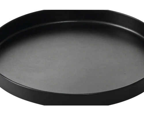 Dessous de plat rond noir avec bord surélevé.