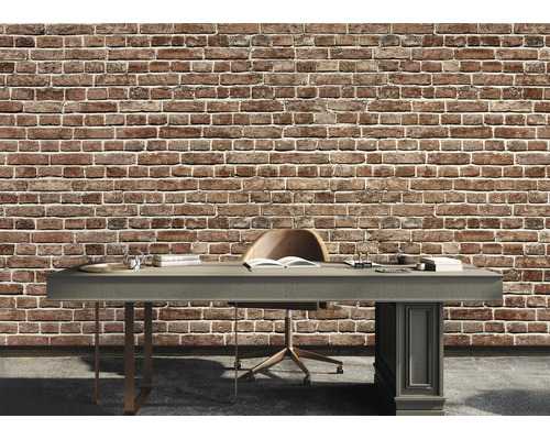 Papier peint intissé aspect brique sur le mur d un bureau moderne avec un bureau de travail.