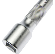 Rallonge de clé à douille en métal argenté avec surface moletée et empreinte hexagonale.