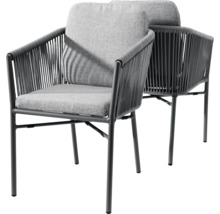 Deux chaises de jardin grises avec cadre en métal, tressage en corde et coussins de siège et de dossier en tissu.