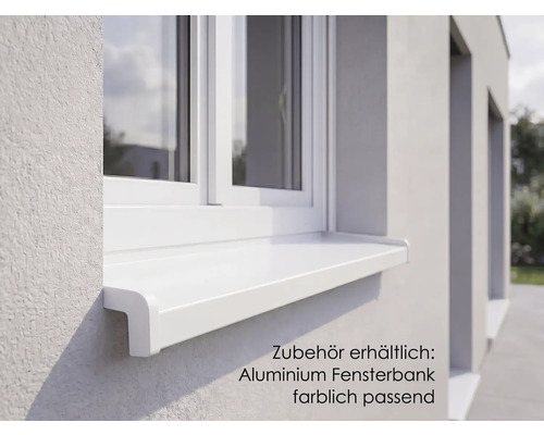 Außenfensterbank aus Aluminium an einer verputzten Fassade unter einem Fenster.