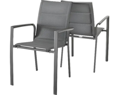 Stapelbarer Gartenstuhl mit Armlehnen aus Metall und anthrazitfarbenem Textilgewebe.