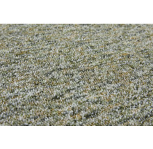 Nahaufnahme von Teppichboden mit Schlingenpol und melierter Struktur in Grün, Grau und Beige.