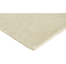 Moquette en gros plan avec une texture douce et un envers visible.
