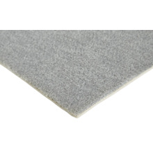 Moquette grise avec surface texturée et envers clair.