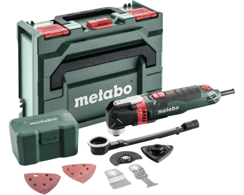 Ensemble d'outils multifonctions Metabo avec coffret, boîte d'accessoires, feuilles abrasives, lames de scie et raccord d'aspiration.