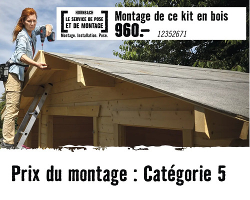 Montage d'un abri de jardin en bois par une personne avec une visseuse, Hornbach Logo et prix pour la catégorie de montage 5.