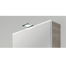 Lampe LED carrée finition chrome pour armoires de toilette.