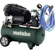 Compresseur à piston Metabo vert Basic 400-50 Volt avec Metabo Logo, réservoir, roues, manomètres, tuyau bleu et pistolet.