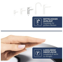Mitigeur de lavabo avec bec de hauteur moyenne pour grands lavabos et surface durable facile à nettoyer.