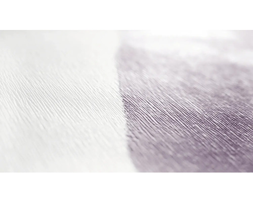 Gros-plan d'un papier peint avec une structure linéaire fine et une surface texturée.