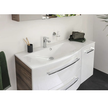 Moderner Badezimmer-Waschtisch mit glänzender weißer Front, Seitenteil in Holzoptik, integriertem Waschbecken und verchromten Griffen.
