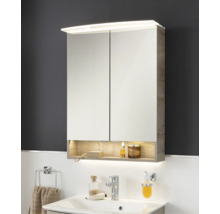 Armoire de toilette à deux portes avec luminaire LED et compartiment ouvert éclairé en aspect bois au-dessus d'un lavabo.
