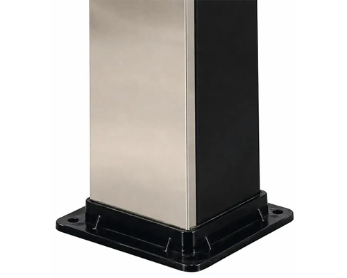 Quadratischer Pfostensockel aus Metall und Kunststoff in Silber und Schwarz mit Montageplatte zur Bodenbefestigung.