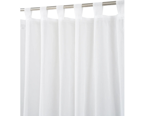 Rideau transparent à pattes en blanc sur une tringle à rideaux.