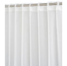 Rideau blanc transparent aspect lin, suspendu à une tringle à rideau avec passants cachés.