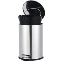 Poubelle à pédale en acier inoxydable avec couvercle ouvert et seau intérieur amovible en plastique noir.