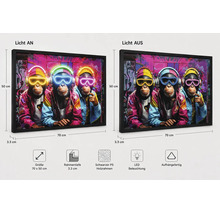 LED-Wandbild Schimpansen-Graffiti, 70 mal 50 Zentimeter, schwarzer Rahmen, 3,3 Zentimeter tief, LED-Beleuchtung an und aus, aufhängefertig.