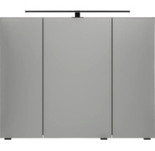 Armoire de toilette à trois portes pour la salle de bains avec éclairage LED intégré sur le dessus.