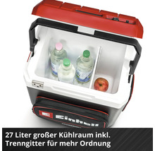 Glacière Einhell de 27 litres, couvercle ouvert, grille de séparation, trois bouteilles, une pomme et poche avant avec Einhell Logo.
