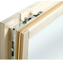 Cadre de fenêtre en bois avec ferrure métallique, Winkhaus Logo et joint d'étanchéité.