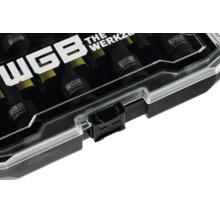 Gros plan d'un coffret à outils WGB avec couvercle transparent, douilles noires et fermeture en plastique.