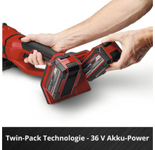 Eine Person setzt zwei 18 Volt Power X-Change Akkus in ein Einhell Akkugerät ein, Twin-Pack Technologie für 36 Volt Gesamtleistung.