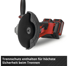 Akku-Winkelschleifer mit montiertem Trennschutz und zwei Akkus für sicheres Trennen.